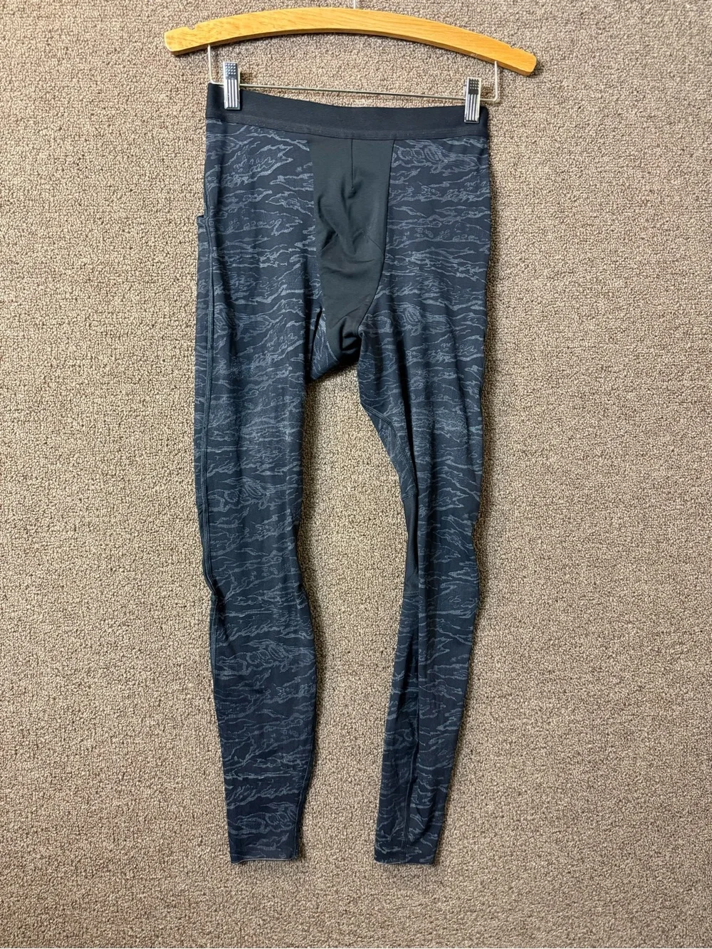 Lululemon Surge Light Tight *27
